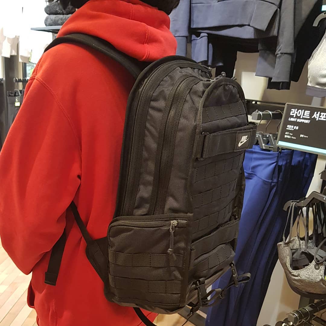 나이키 스포츠웨어 프리미엄 백팩 이미지 6