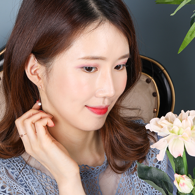 14k 크로슬리 롱 체인 큐빅 지르코니아 침 드롭 귀걸이 이미지 8