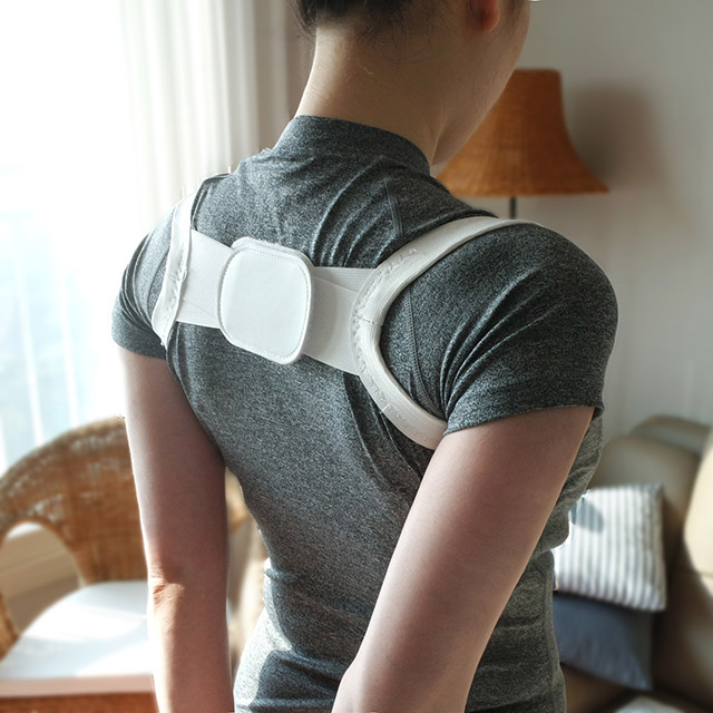 체형 어깨펴기 등펴기 바른자세 교정 밴드 벨트 M사이즈 흰색