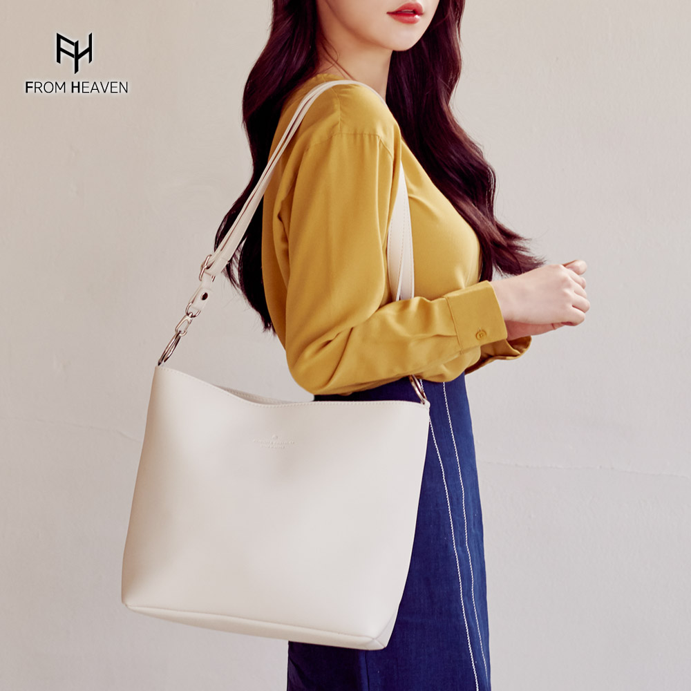 데일리 여성 모던 숄더크로스백 라떼 - 메인 이미지
