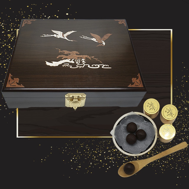 오직 산양산삼과 벌꿀만으로 만든 100% 프리미엄 산삼환 10개입