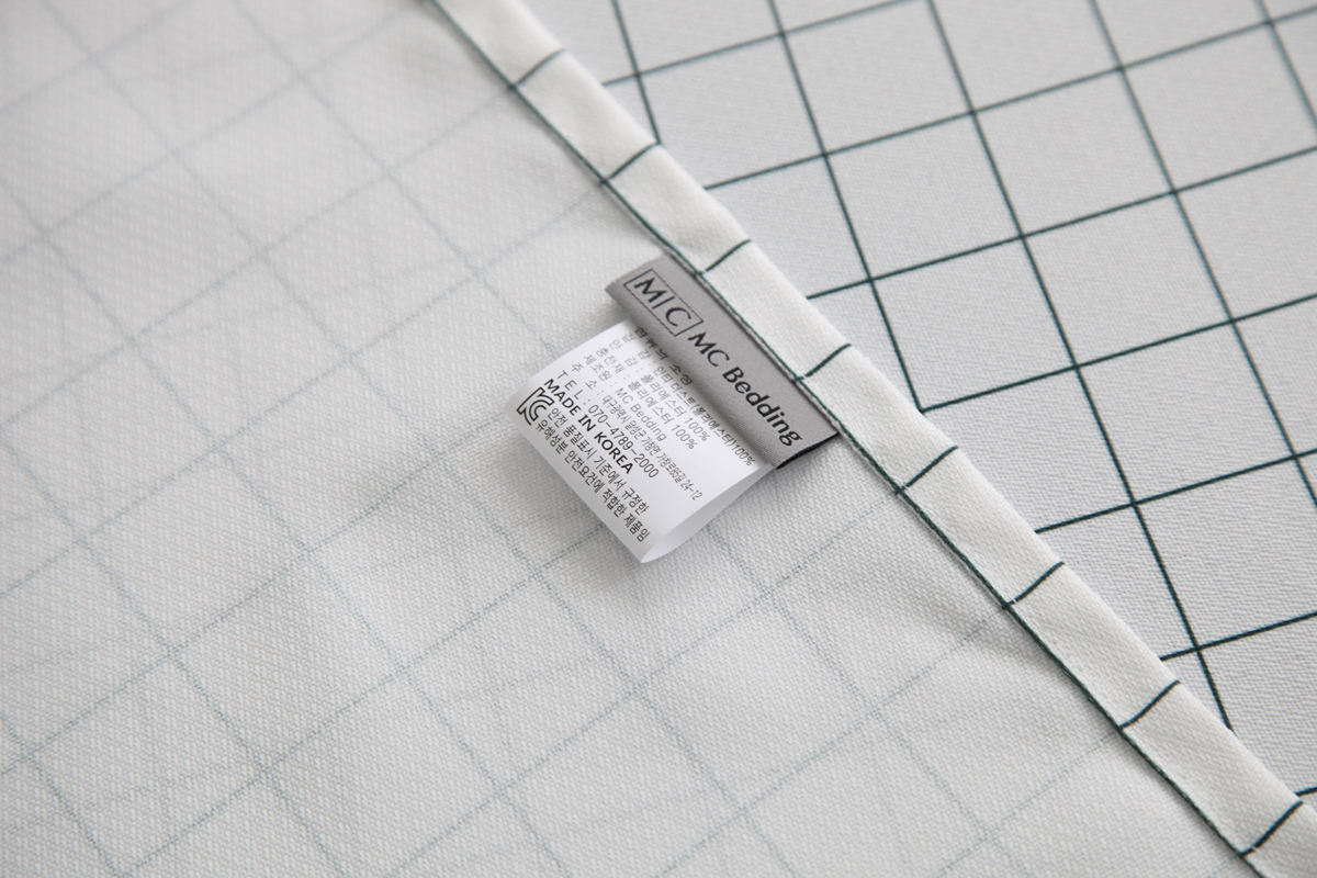 북유럽 심플 모던체크 방수 식탁보 홈카페 4인용 6인용