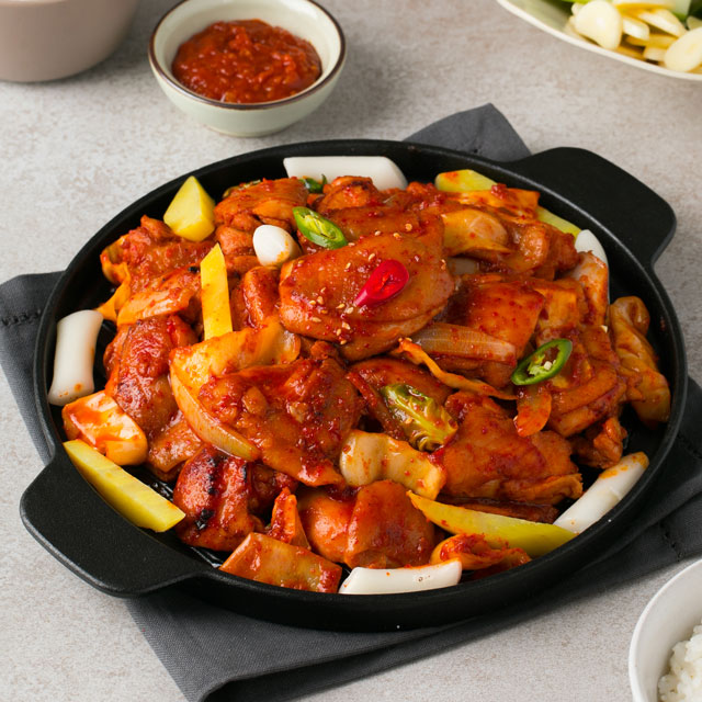 매운닭갈비 닭다리살 밀키트 국내산 닭갈비 맛있게 즐기는 닭갈비 닭갈비 추천
