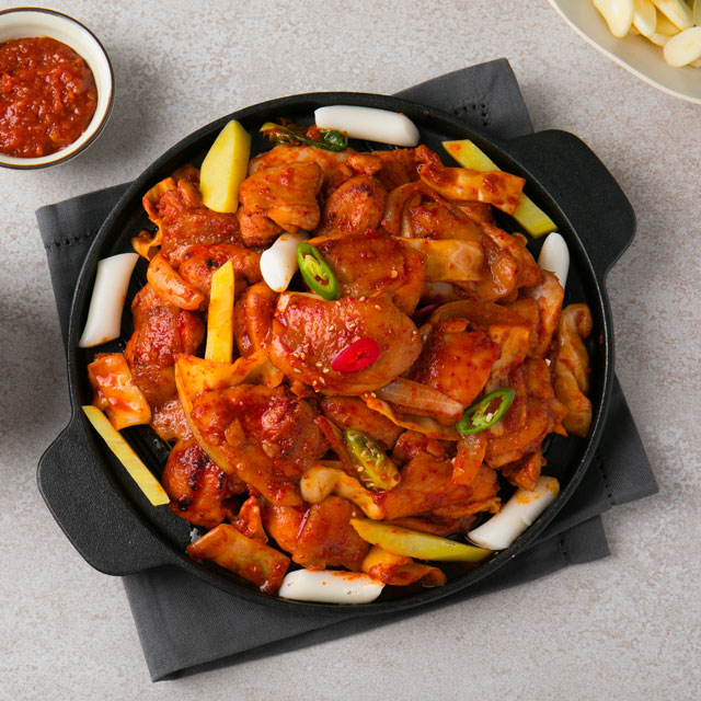 매운닭갈비 닭다리살 밀키트 국내산 닭갈비 맛있게 즐기는 닭갈비 닭갈비 추천