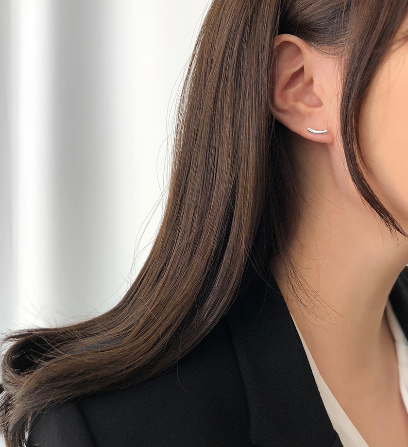(무배/실버925) all silver 미니멀 커브 스틱 포인트 귀걸이 - 상세 이미지 5