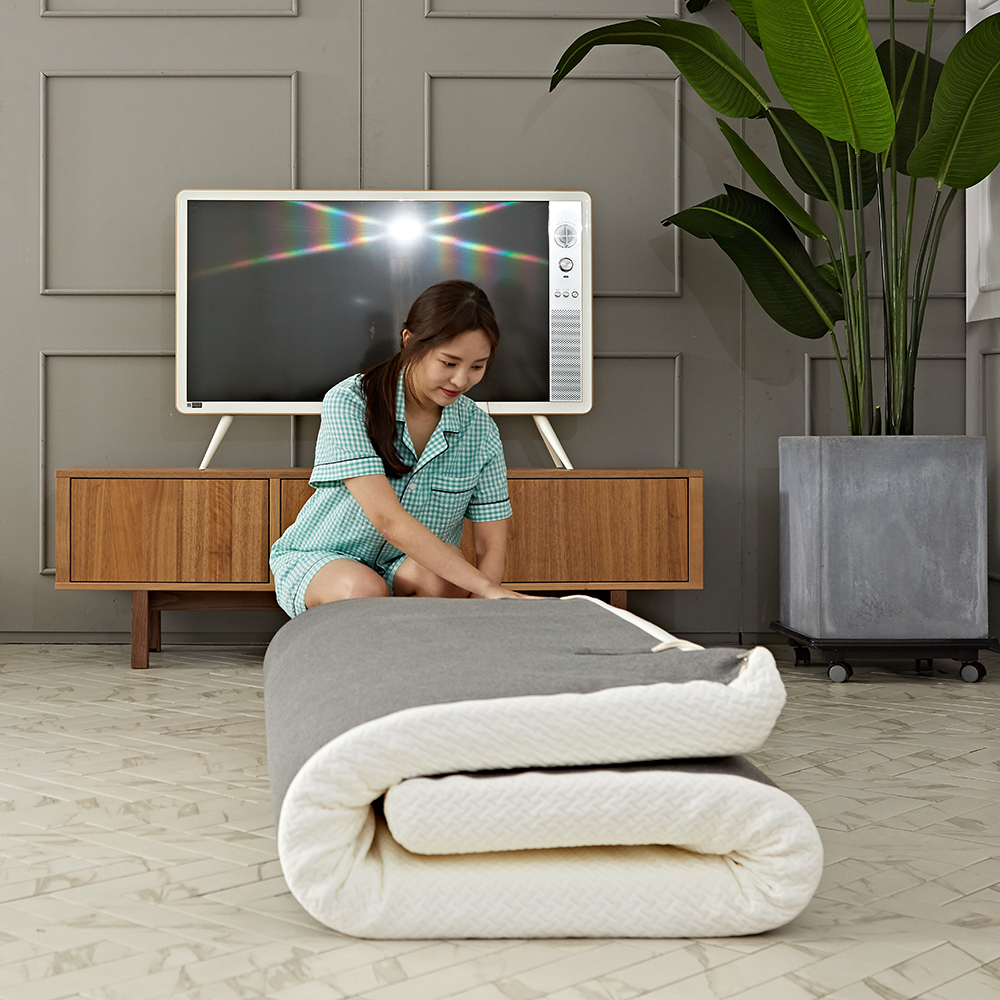 엄마품 푹신한 접이식 토퍼 거실토퍼 바닥 침대 기절 수면매트 SS