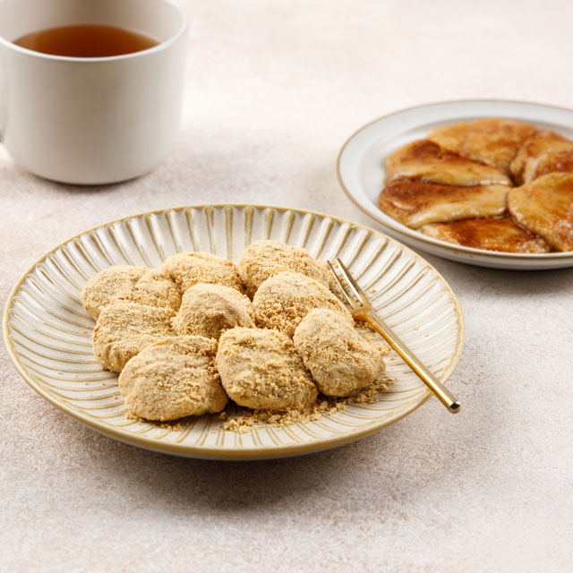 싸리재 찰떡 콩고물 [ 현미 찹쌀 인절미 200g ] 굳지않는 아침대용 간편 냉동 떡 - 상품 이미지