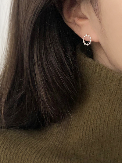 (무배/실버925) all silver 미니 블룸 큐빅 라운드 귀걸이 - 메인 이미지