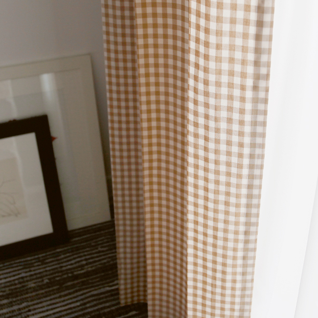 베이지 체크 아기방 커튼