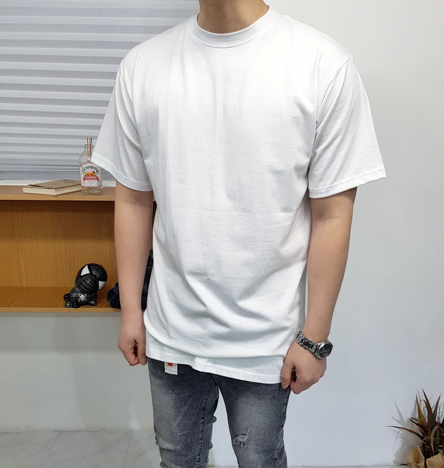 남자 반팔 티셔츠 무지 티셔츠 옆트임 티셔츠 레이어드 티셔츠 남자 스타일링
