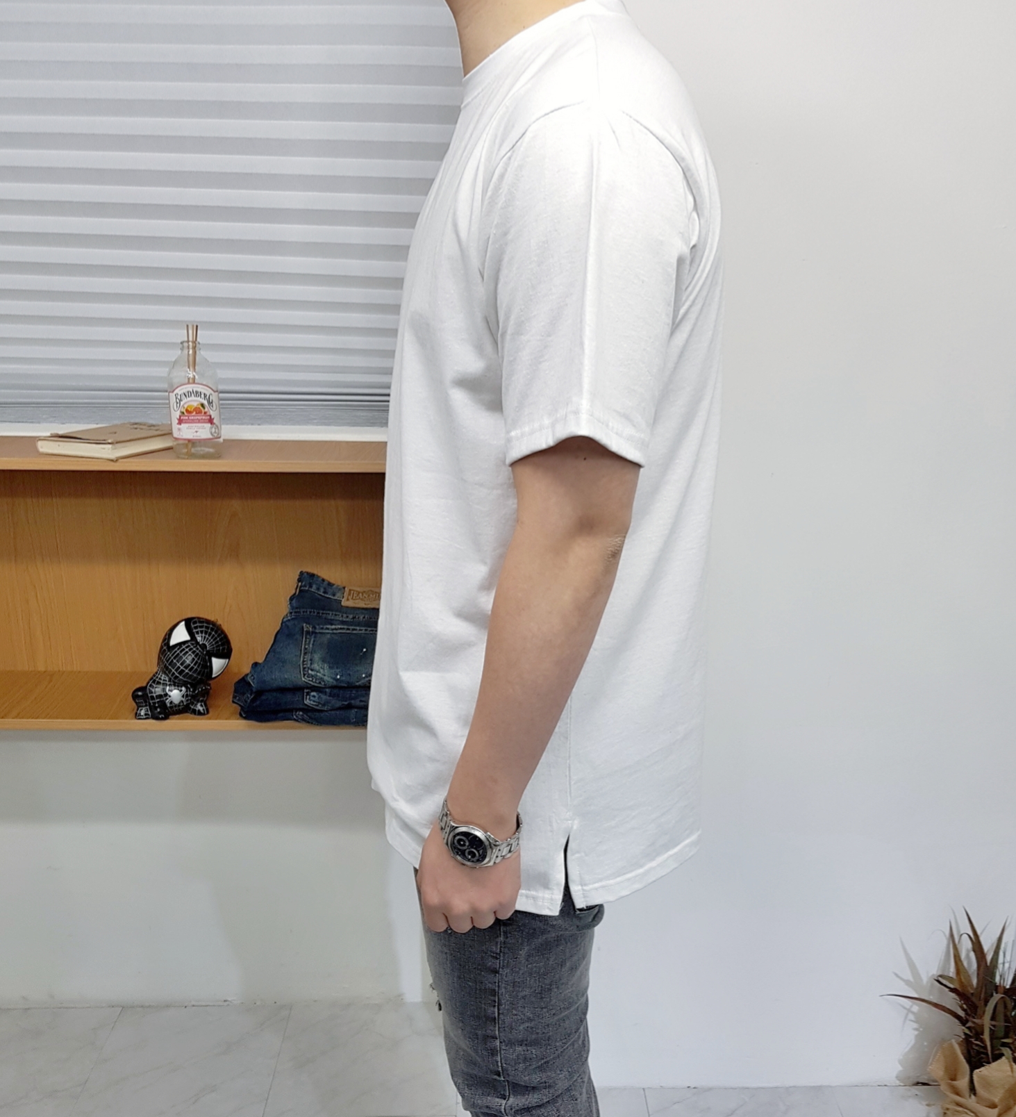남자 반팔 티셔츠 무지 티셔츠 옆트임 티셔츠 레이어드 티셔츠 남자 스타일링