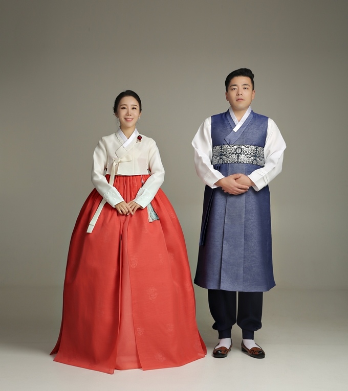 한복대여]사진이 잘나오는 커플한복(2벌가격) - 은가비