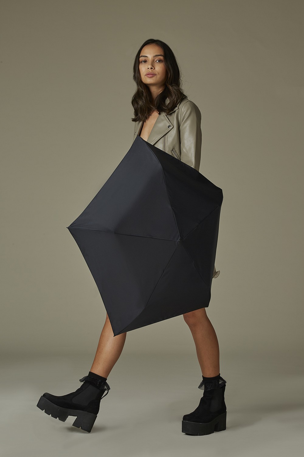 펄튼우산 양산겸용 초경량 86g초소형20cm 3단우산 자외선차단 에어로라이트 블랙 명품우산