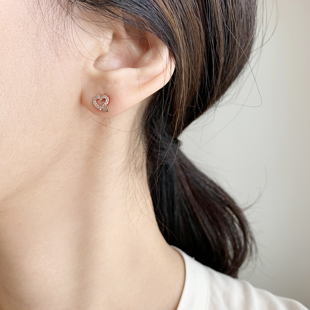 14K 금침 미니 큐빅 더블 하트 골드핀 김고은 중학생귀걸이 - 메인 이미지