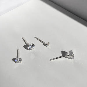 (무배/실버925) all silver 4size 베이직 큐빅 은귀걸이(... 솔직 후기 | 실사용자 리뷰 분석 - 상품 이미지 4