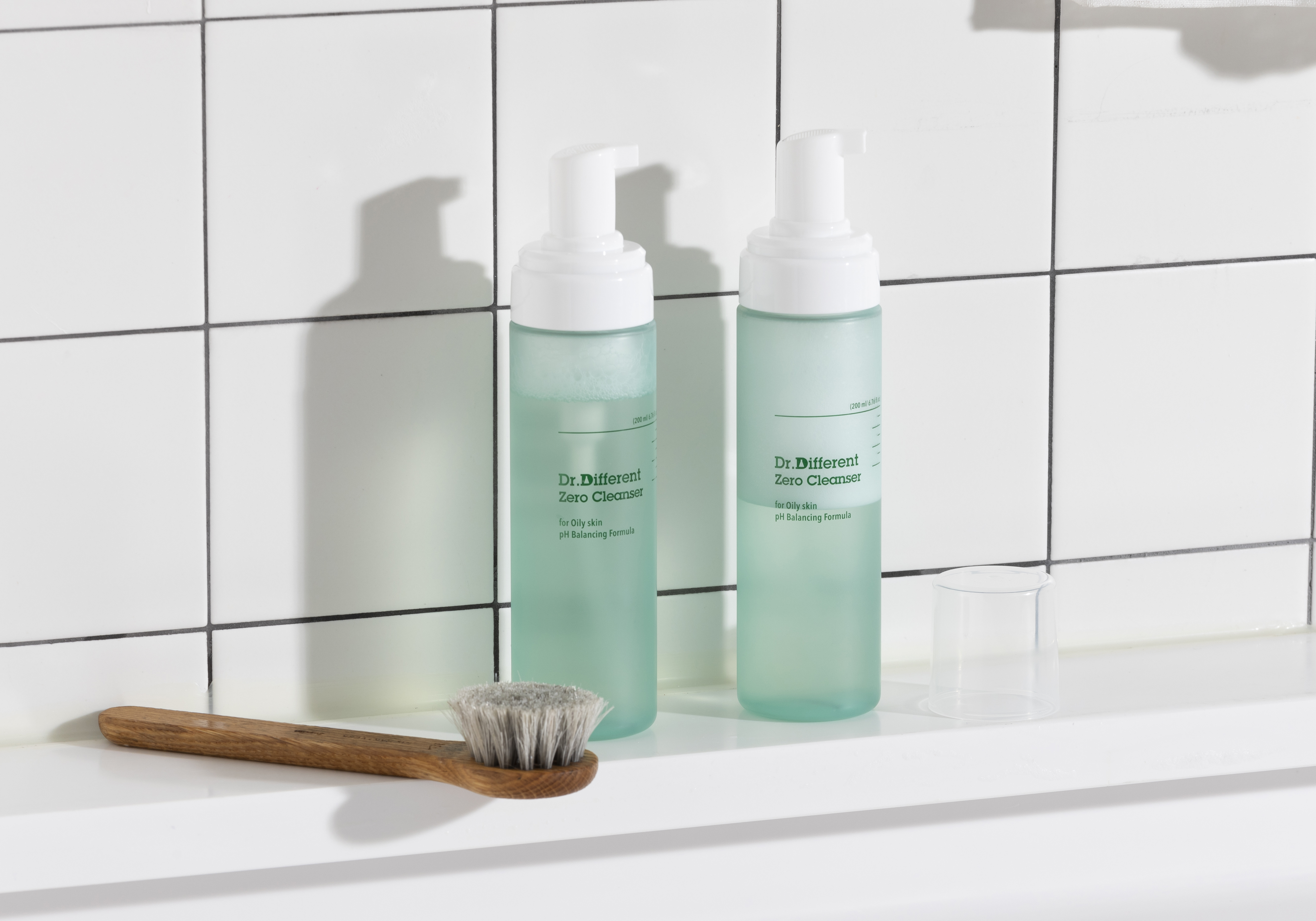 약산성&깔끔/ 닥터디퍼런트 약산성 제로 클렌저 지성 200ml+본품 용량 리필 200ml 세트 - 상세 이미지 3