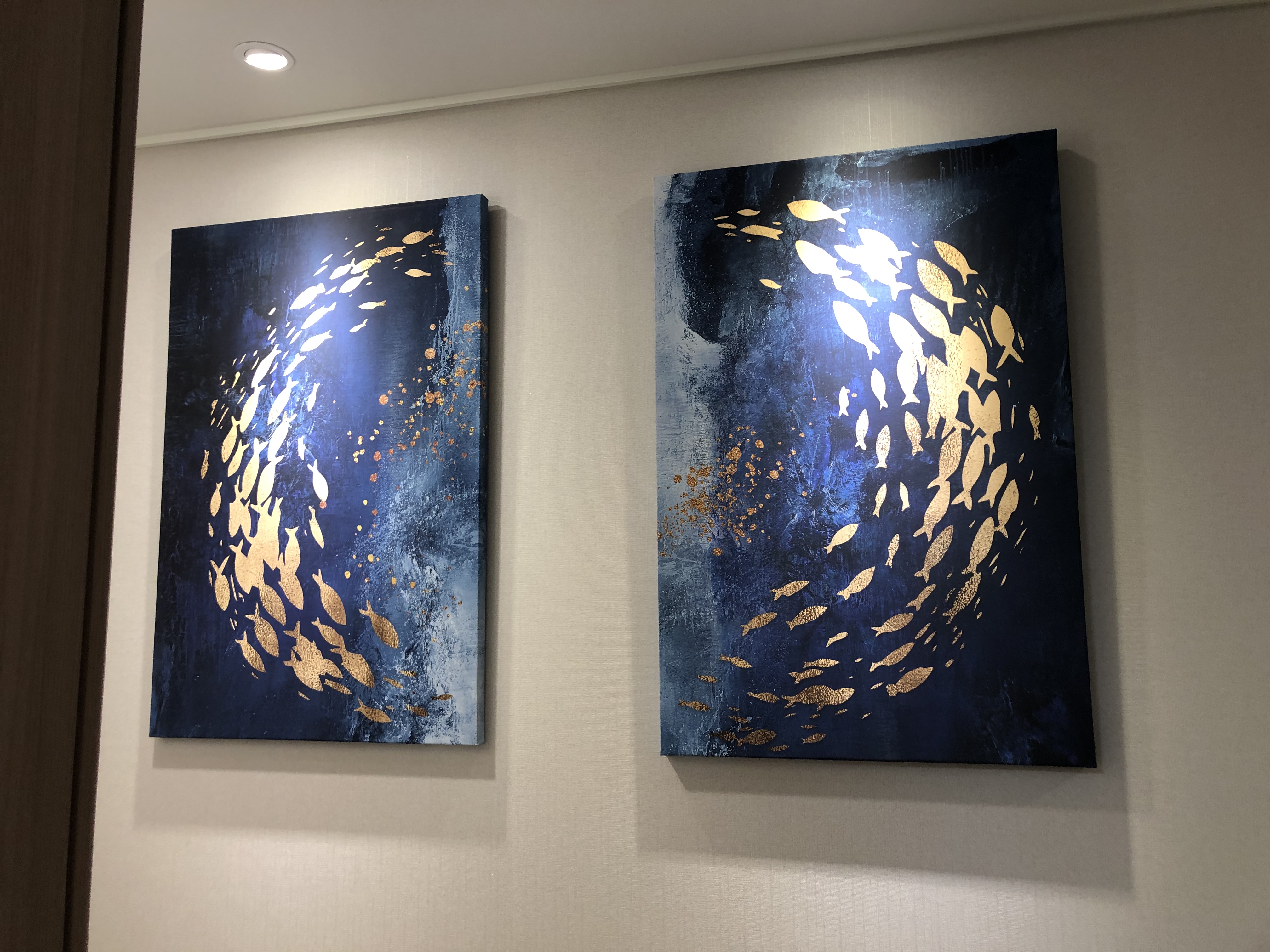 물고기 잉어 액자 60x90cm(2세트) 인테리어그림 거실 사무실 원을 그리는 물고기 떼 - 상세 이미지 5