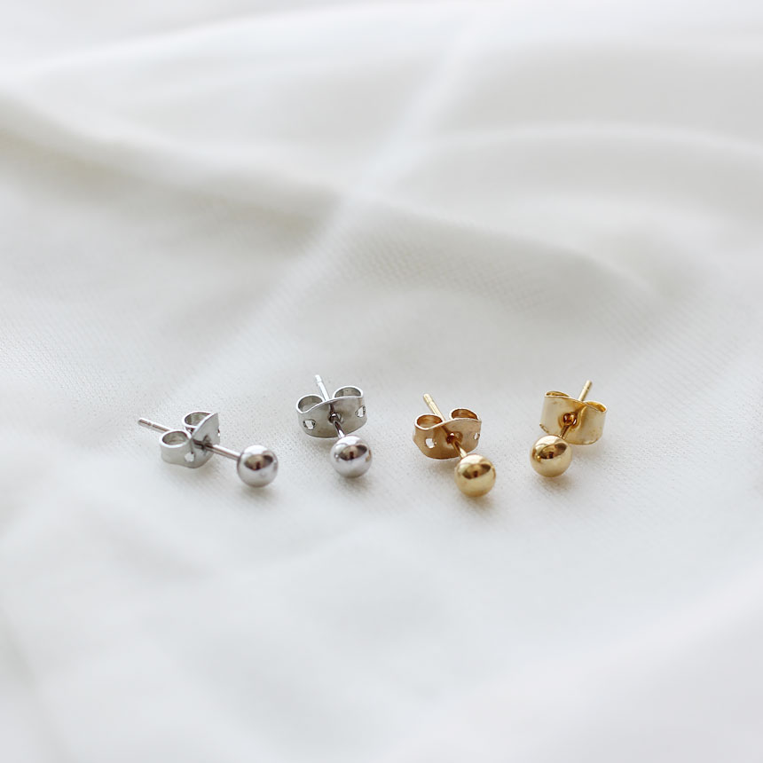 심플 데일리 3mm 초미니 민자볼 기본 학생용 막힘방지 깔끔 금볼 은볼 귀걸이 - 상품 이미지