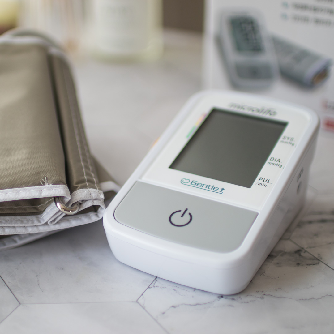 가정용 전자혈압계 혈압측정기 기계 체크기 심박수 커프형 국산 휴대용 자동 24시간 병원용