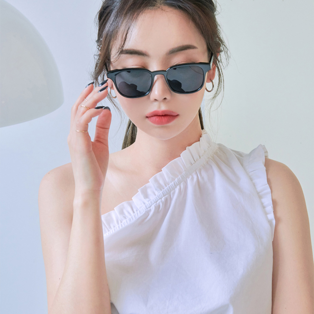남자 여자 사각 뿔테 선글라스 이미지 6