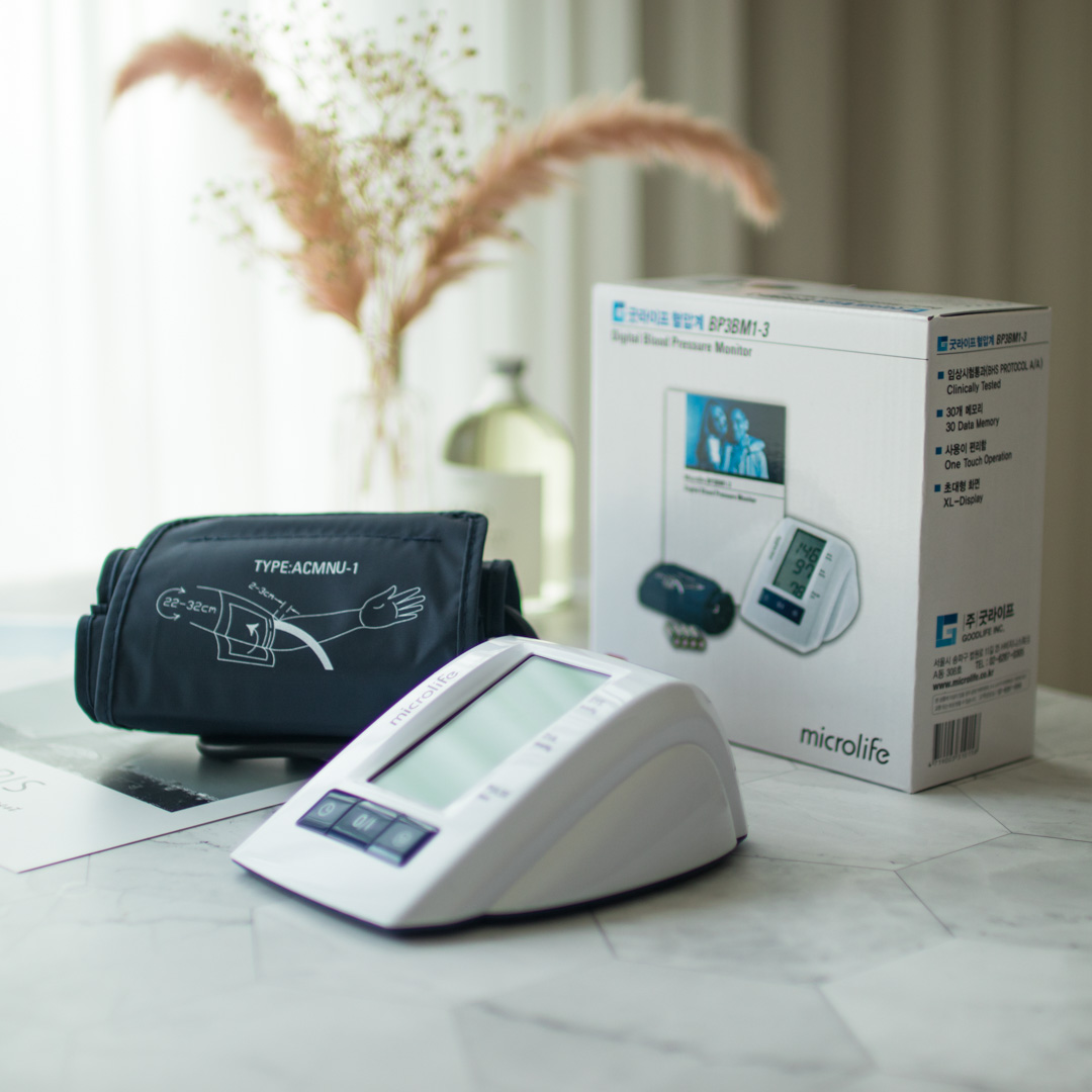 가정용 전자혈압계 혈압측정기 기계 체크기 심박수 커프형 국산 휴대용 자동 24시간 병원용