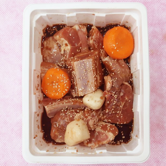 [서울,성남 당일배송] 입에서 살살 녹는 한돈암돼지 양념갈비찜 1Kg [암사 친절축산] : 동네시장 장보기