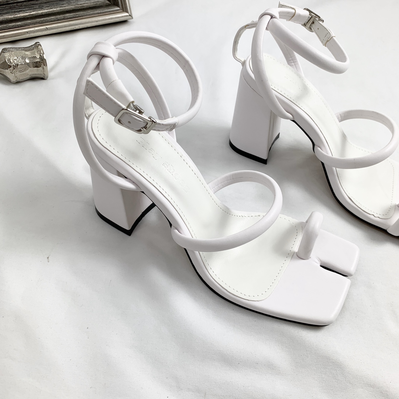 사각코 스퀘어 타비 엄지 쪼리 스트랩 샌들힐 8.5cm 상세 이미지 6