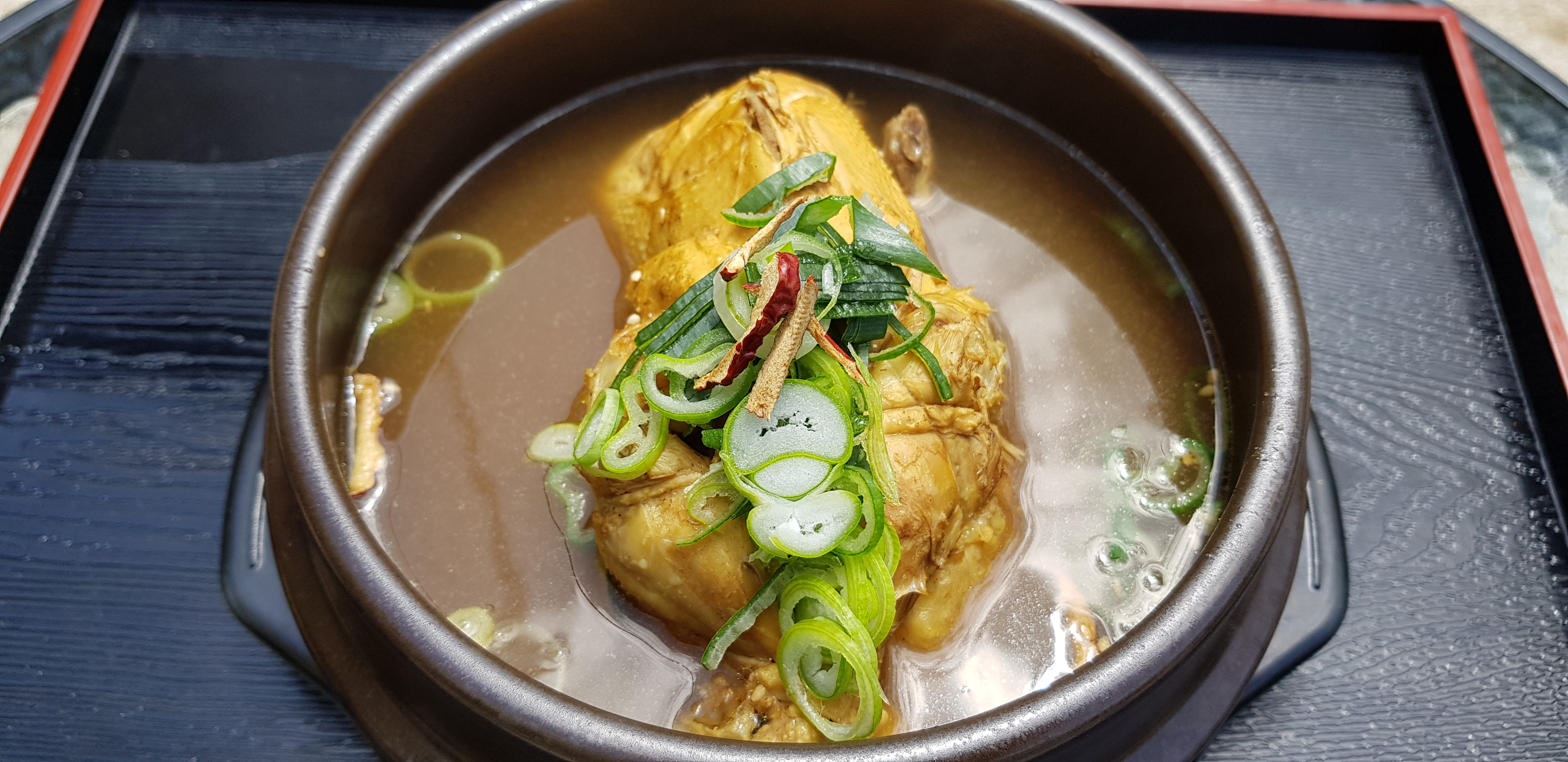 옻삼계탕, 참옻나무로 3일에걸처 15시간 끓인 진한 옻물로 만든 옻닭 - 상세 이미지 2