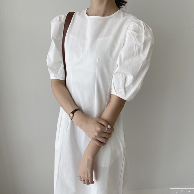 에드나 라운드넥 퍼프 코튼 롱 원피스 (화이트,블랙) 여름 반팔 A라인 핀턱 무지 하객룩 - 상세 이미지 5