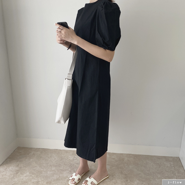 에드나 라운드넥 퍼프 코튼 롱 원피스 (화이트,블랙) 여름 반팔 A라인 핀턱 무지 하객룩 - 상세 이미지 4