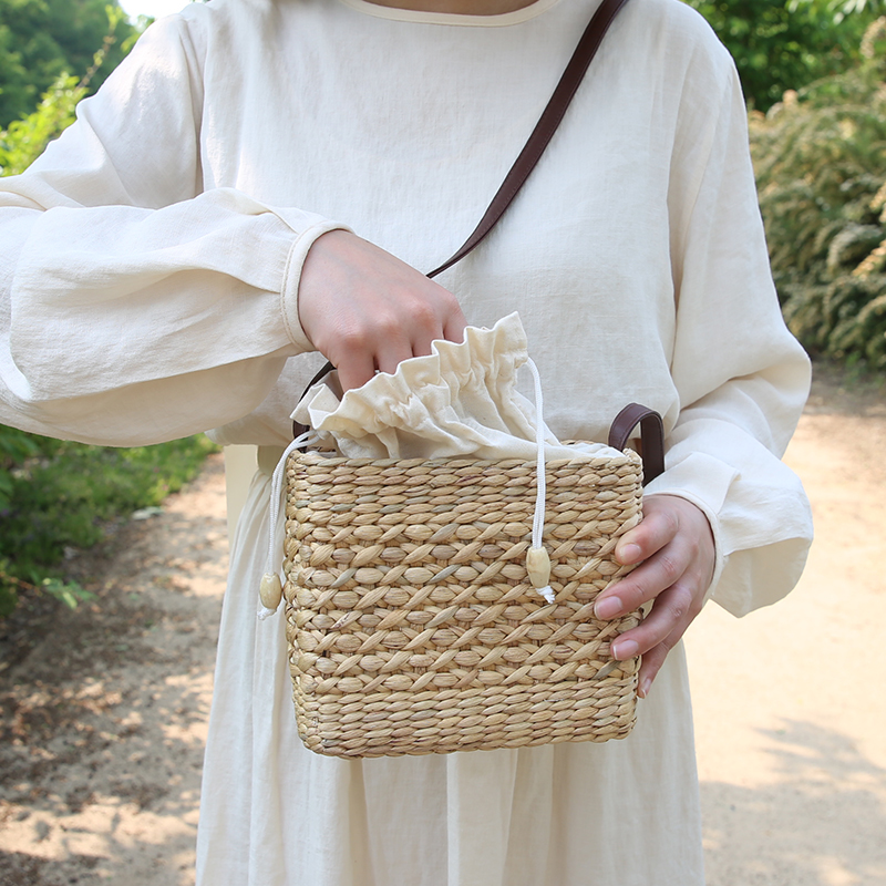 여름 크로스백 왕골 라탄가방 미니 신혼여행 휴가 여성 트렌드 핸드백 - 상품 이미지