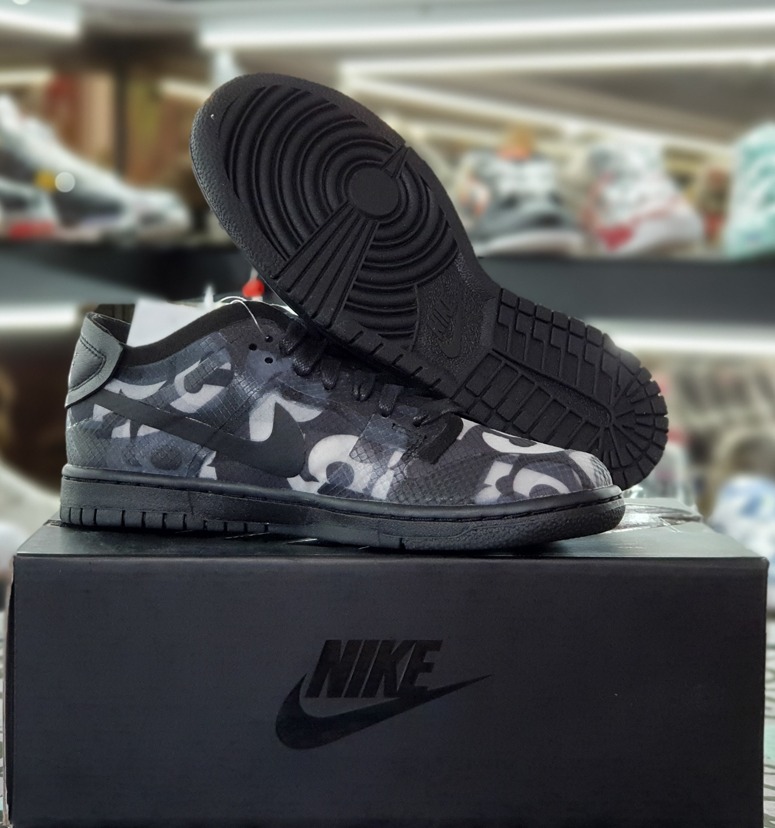 꼼데가르송 CDG X 나이키 덩크 로우 CZ2675-001 남녀공용 운동화 - 상세 이미지 3