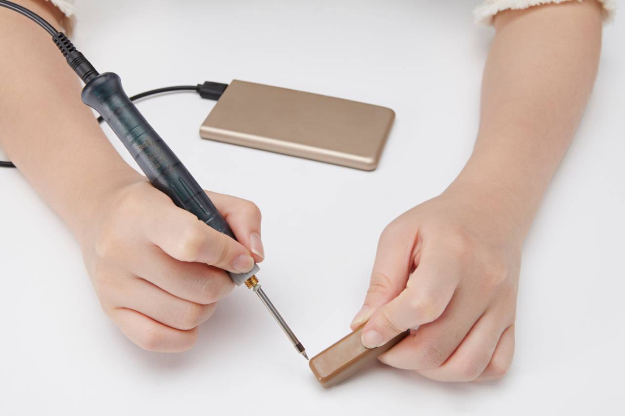 강마루 강화마루 원목마루 수리 보수제 7g 장판 찍힘 마루바닥 보수 인두스틱 메꾸미 매꾸미