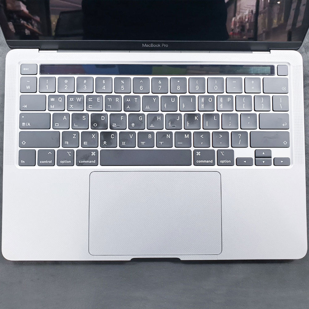 맥북프로(M1) 13 2020 터치바 1.4GHz 무광 상판 외부보호필름 - 상세 이미지 5