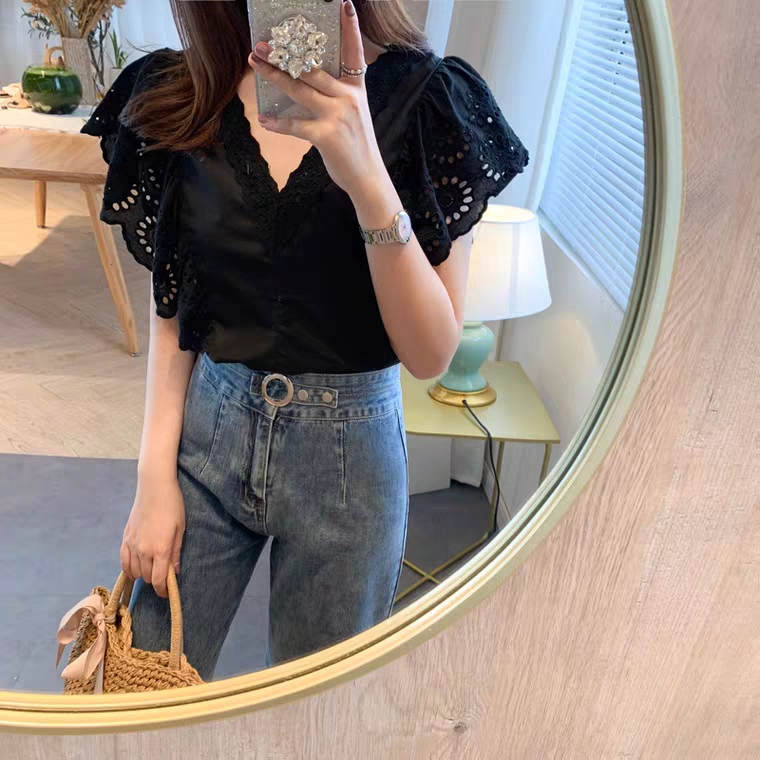플라워 펀칭자수 브이넥 코튼블라우스 날개소매 여름 면블라우스 여성상의 나시 이미지 8