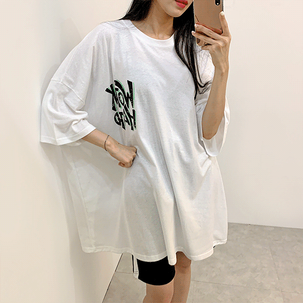 Image: https://shop-phinf.pstatic.net/20200701_81/159356511268551KPe_GIF/600_4cuts.gif