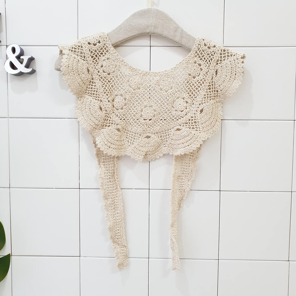 레이스 뜨게 둥근 케이프