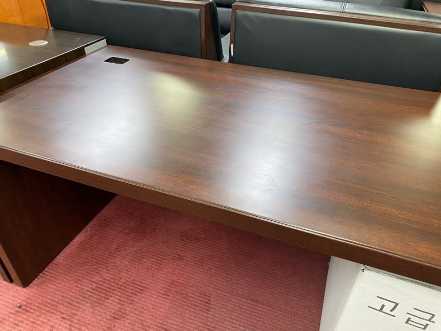 deskC_03.jpg