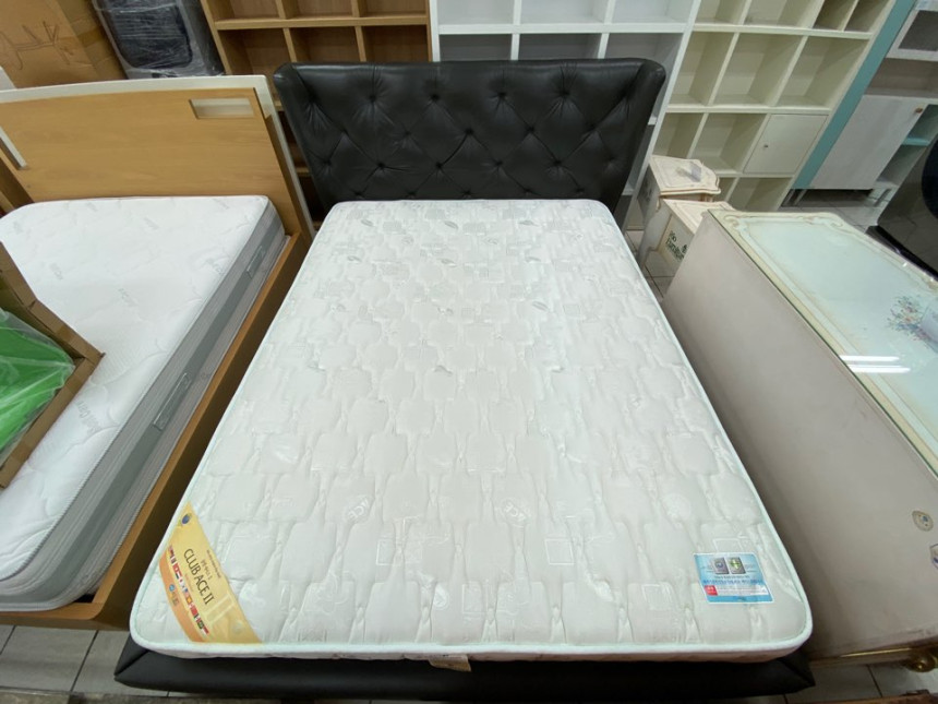 quiltQbed_02.jpg