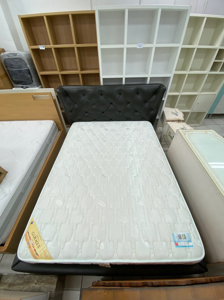 quiltQbed_01.jpg