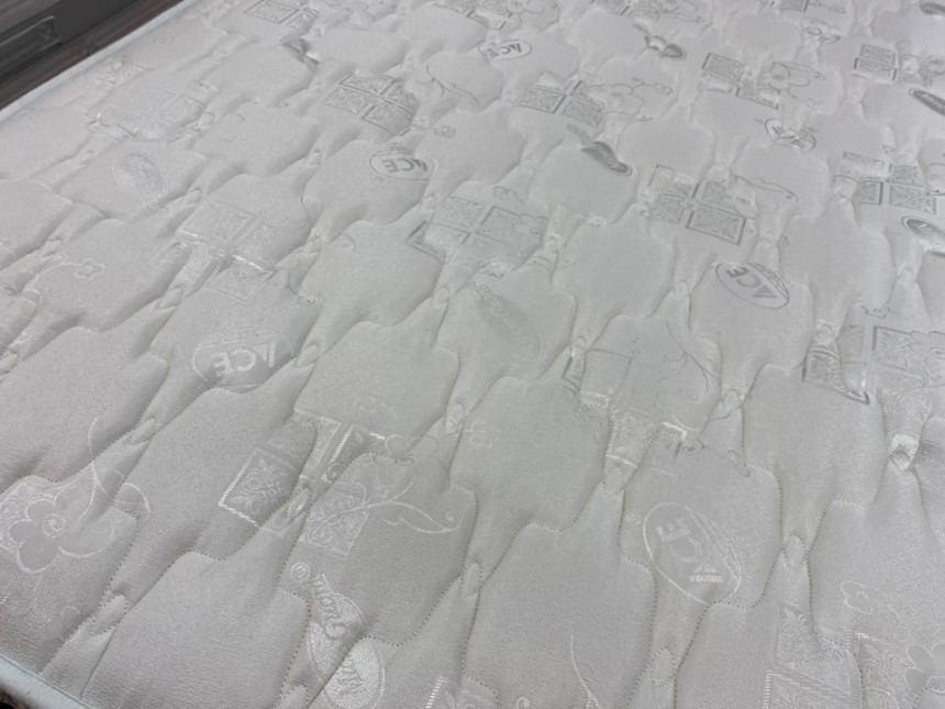 quiltQbed_08.jpg