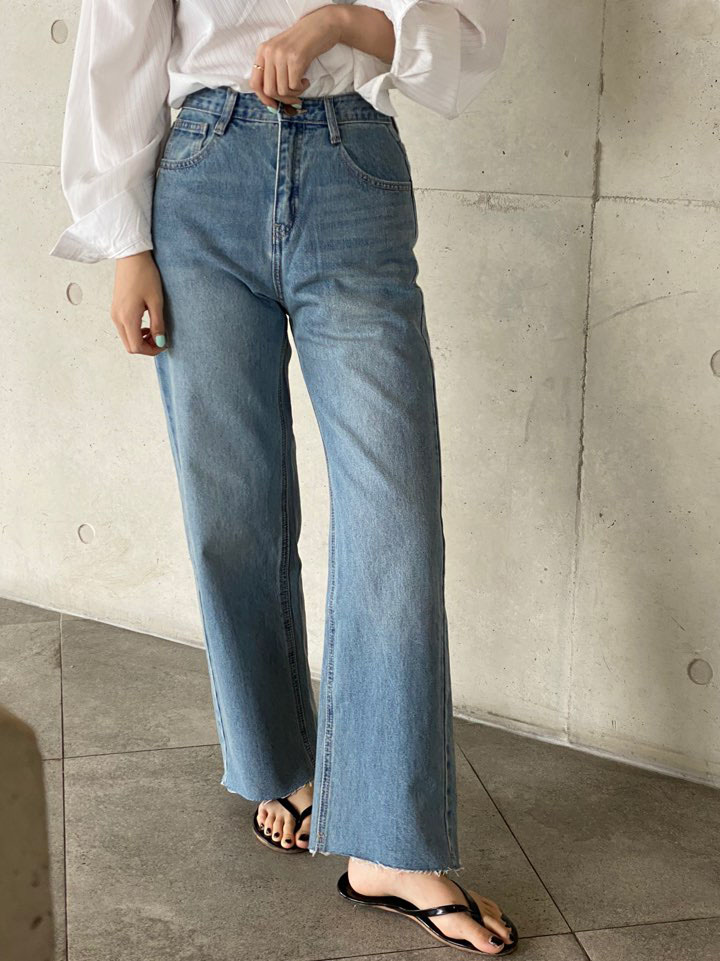 오버무드 데일리 키작녀 와이드 컷팅 중청 데님 팬츠 - 상세 이미지 4