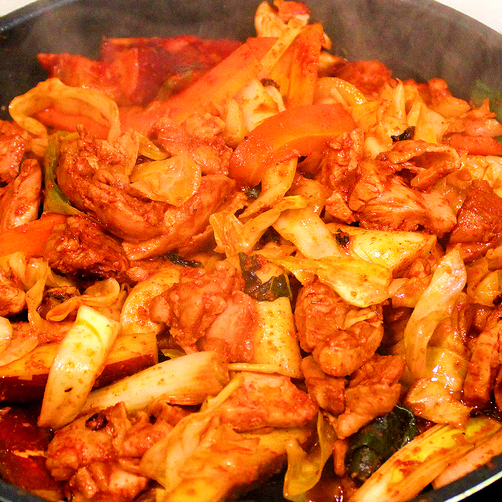 한입에 쏘옥! 간편 조리 3인분 춘천 신선 한입 닭갈비 700g+700g - 상세 이미지 2