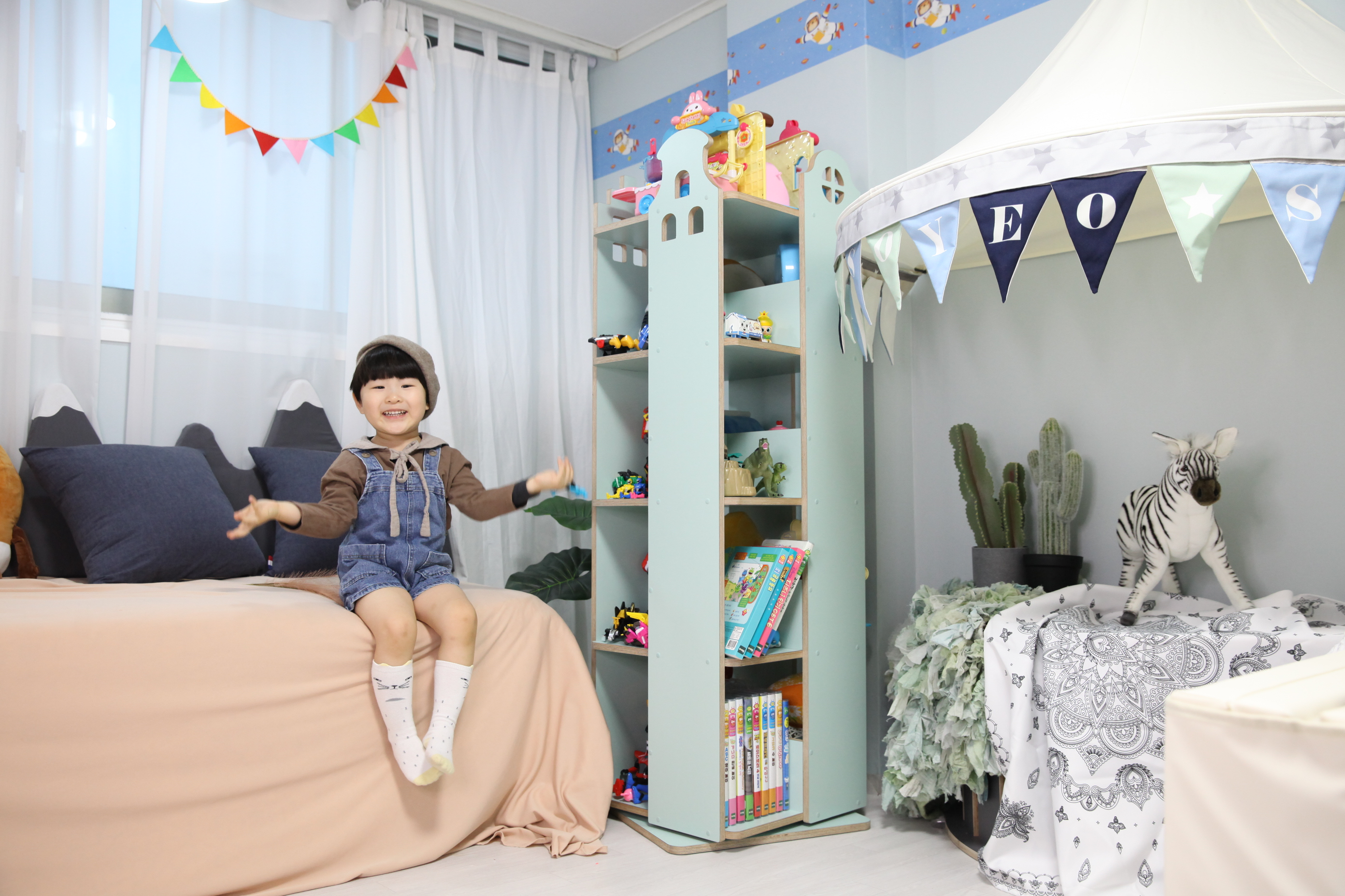 회전책장  포레아  4단 아기책장 유아 어린이 책장 암스텔 화이트