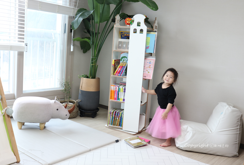 회전책장  포레아  4단 아기책장 유아 어린이 책장 암스텔 화이트