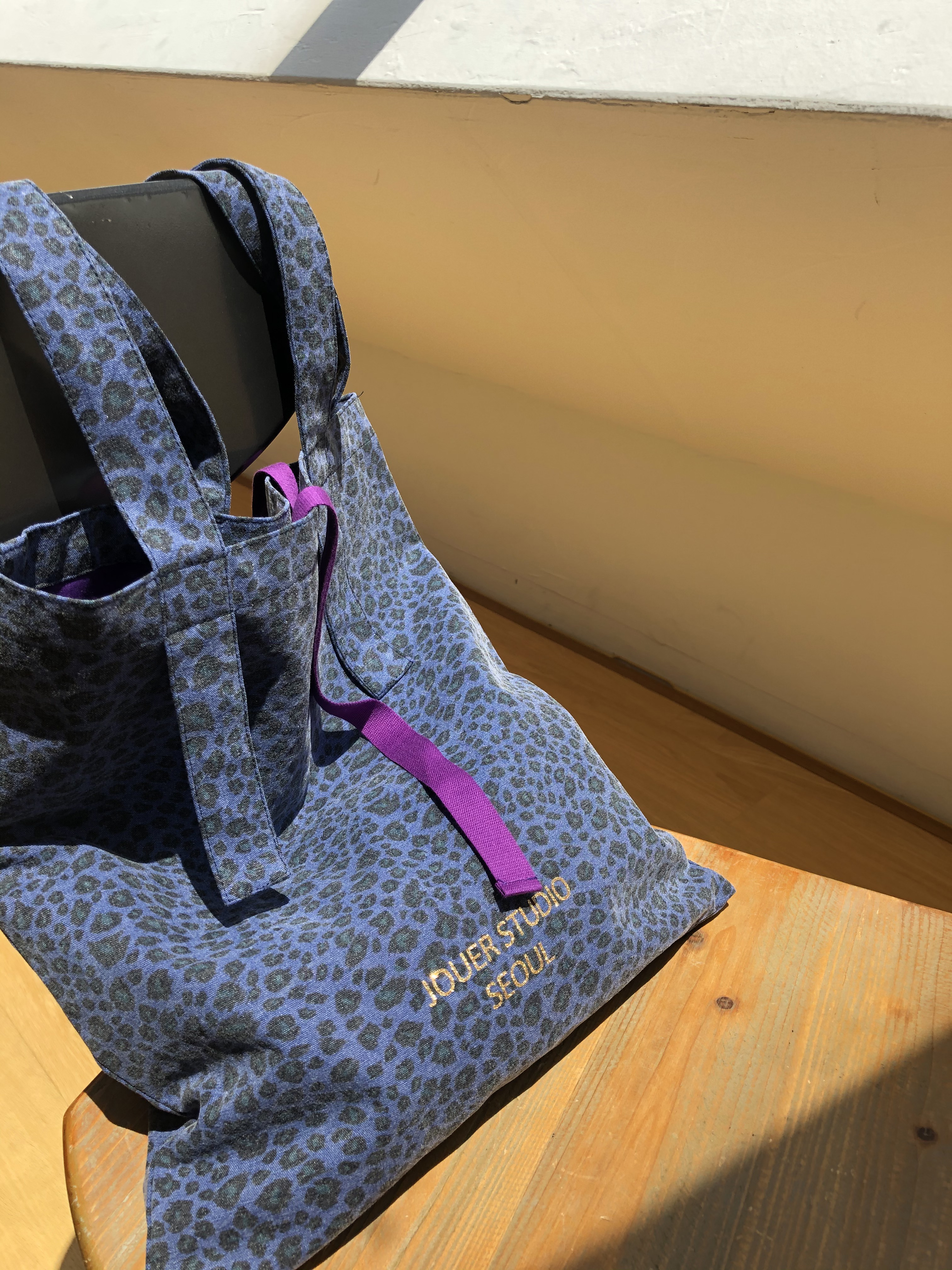 JOUER. 쥬에  레오파드 에코백 /네이비