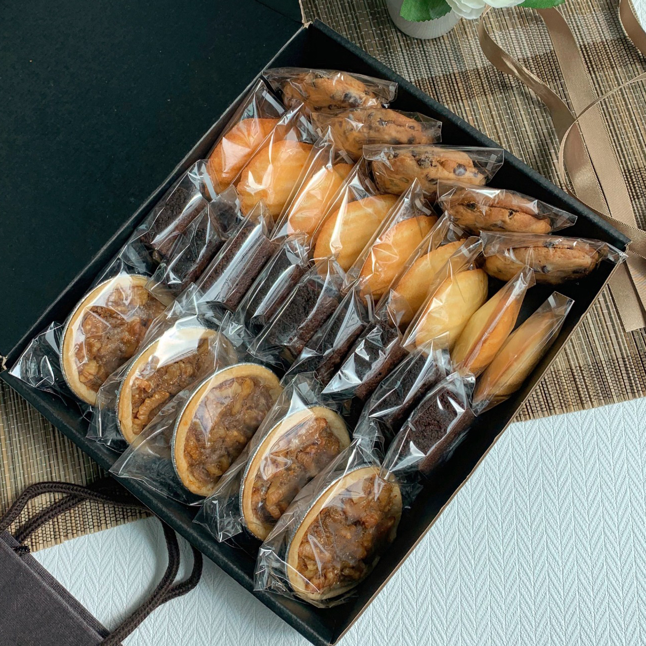 고소한 선물세트 브라우니 마들렌 초코칩쿠키 호두파이