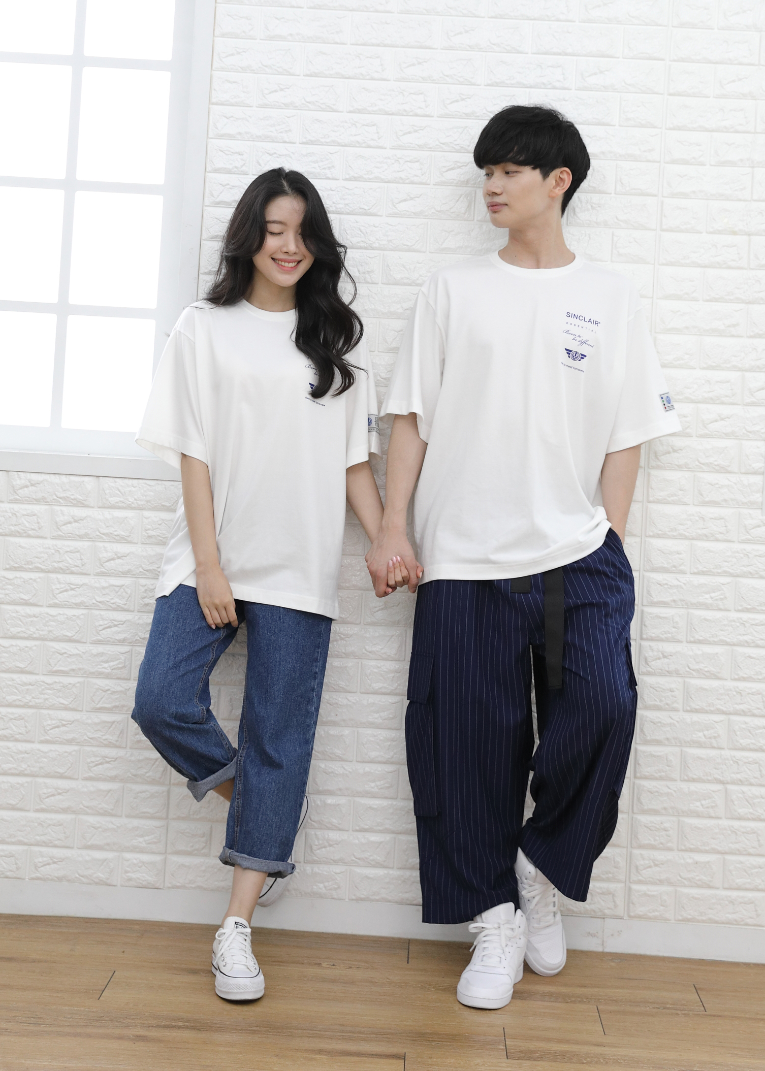 SINCLAIR 싱클레어 에센셜 로고 유니섹스 티셔츠 화이트 오버핏 빅사이즈 반팔 남자 여자 - 상세 이미지 4