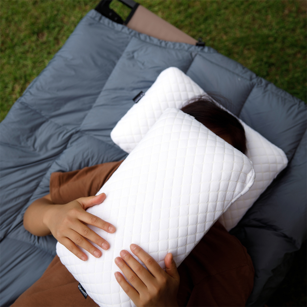 코지앤코 포터블 메모리폼 캠핑베개 화이트