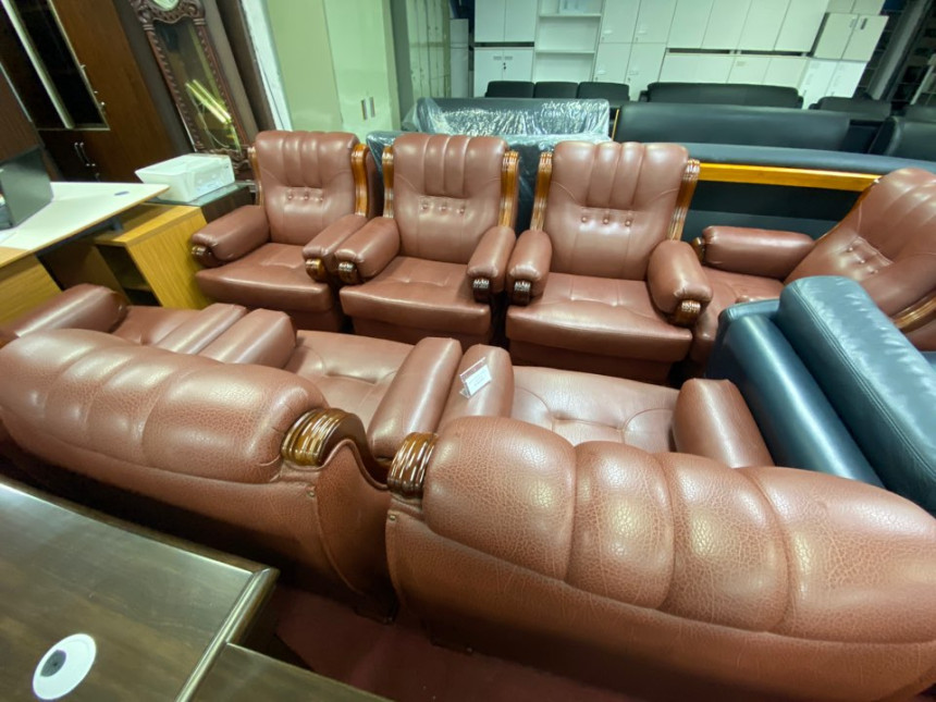 partnerPRK7sofa_02.jpg